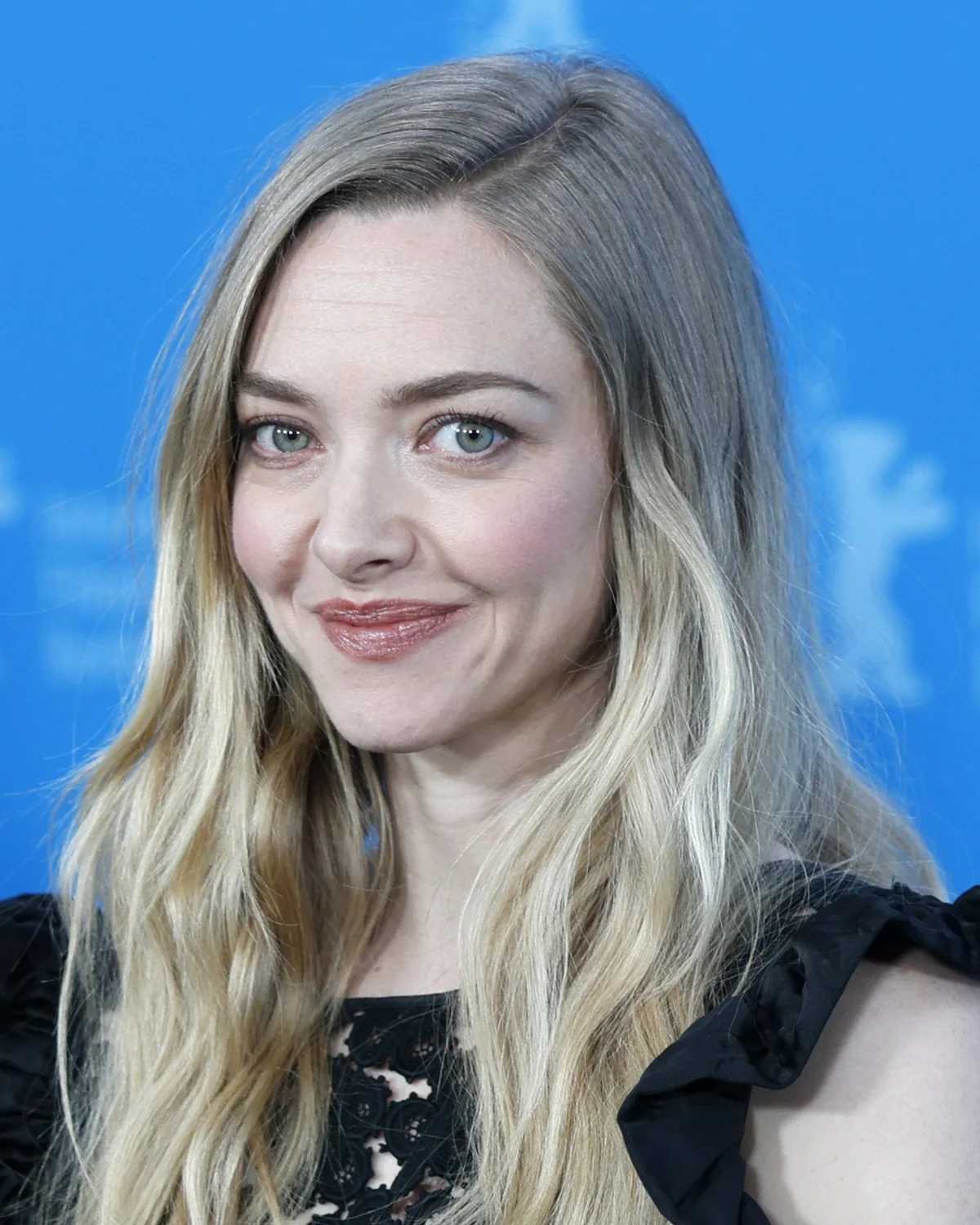 Amanda Seyfried headshot