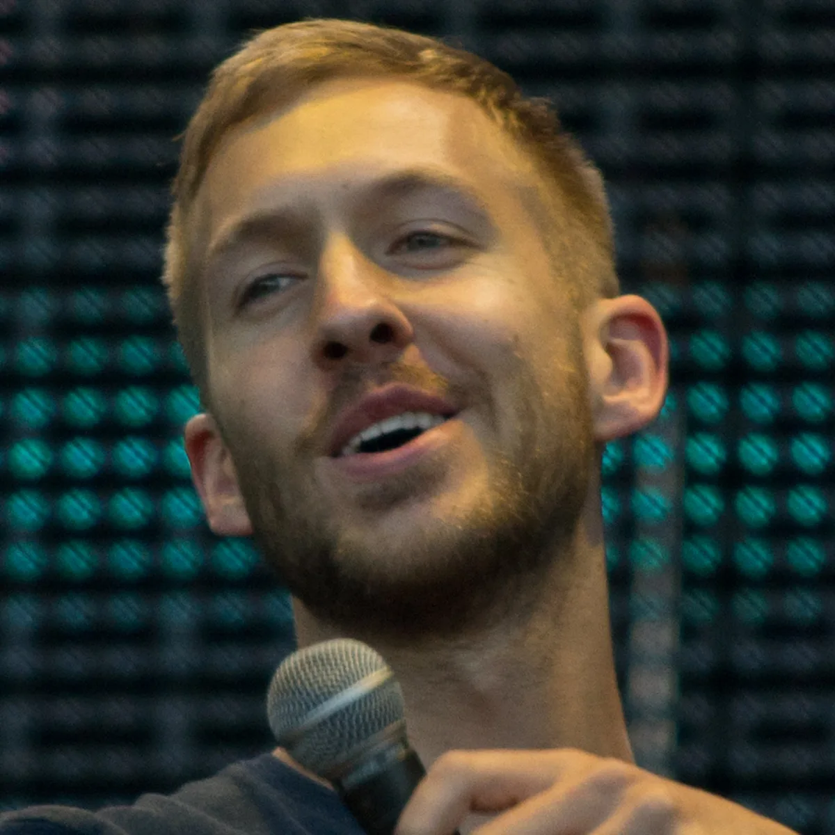 Calvin Harris headshot