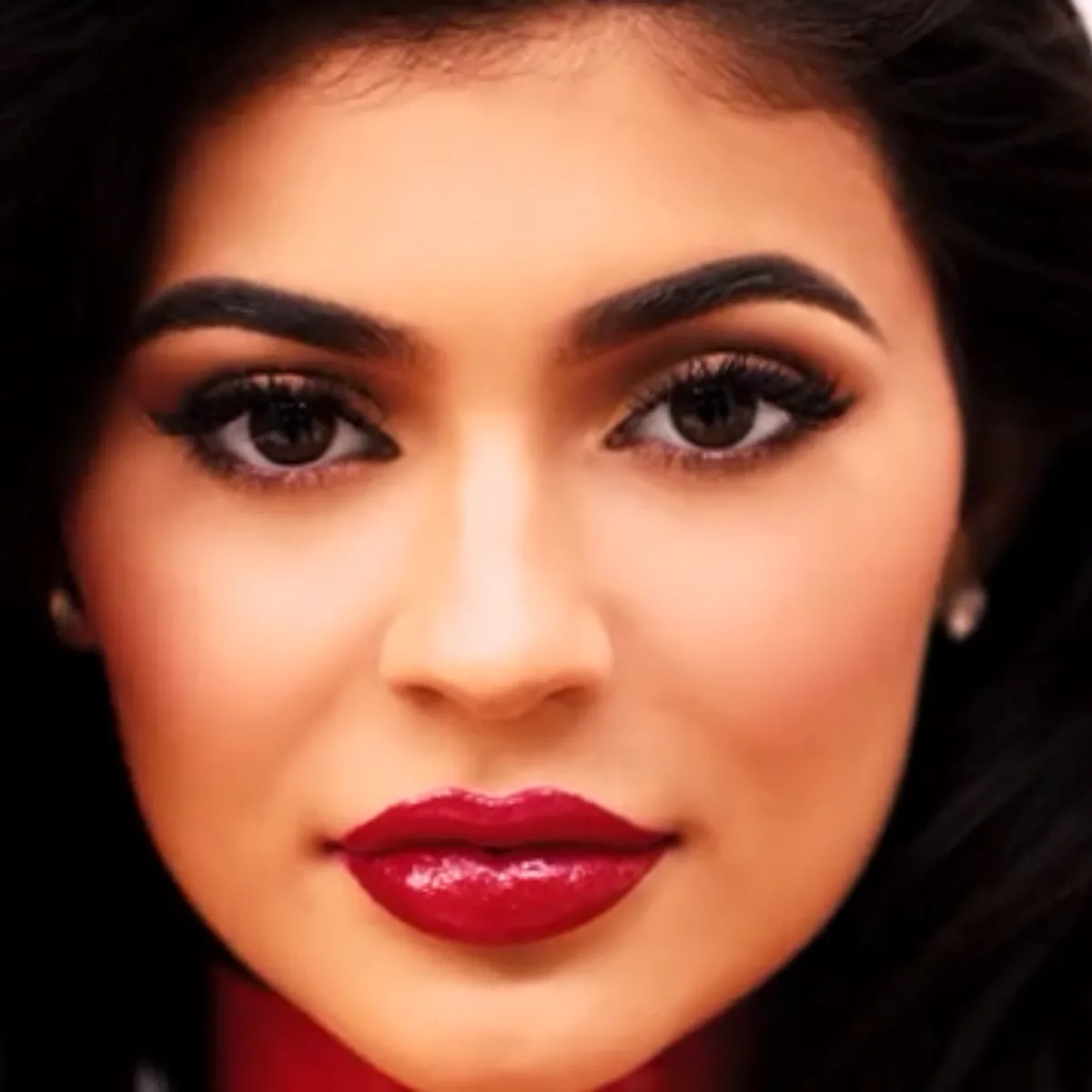 Kylie Jenner headshot
