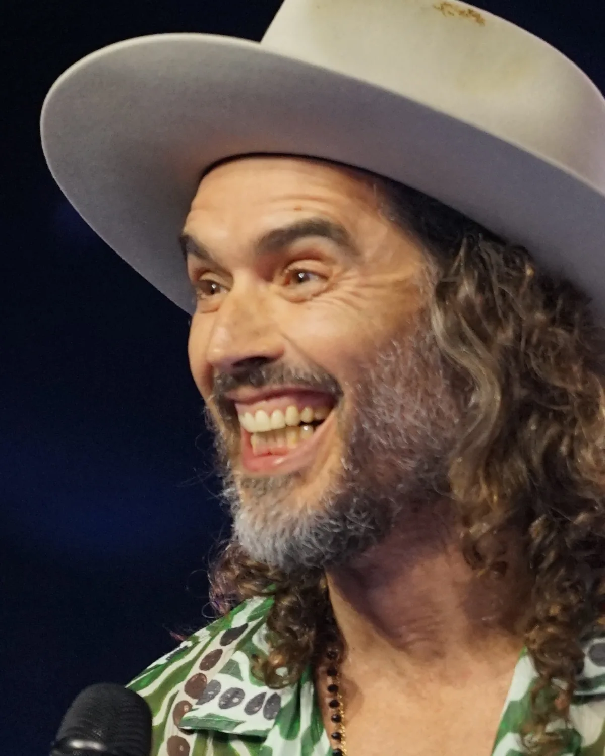 Russell Brand headshot