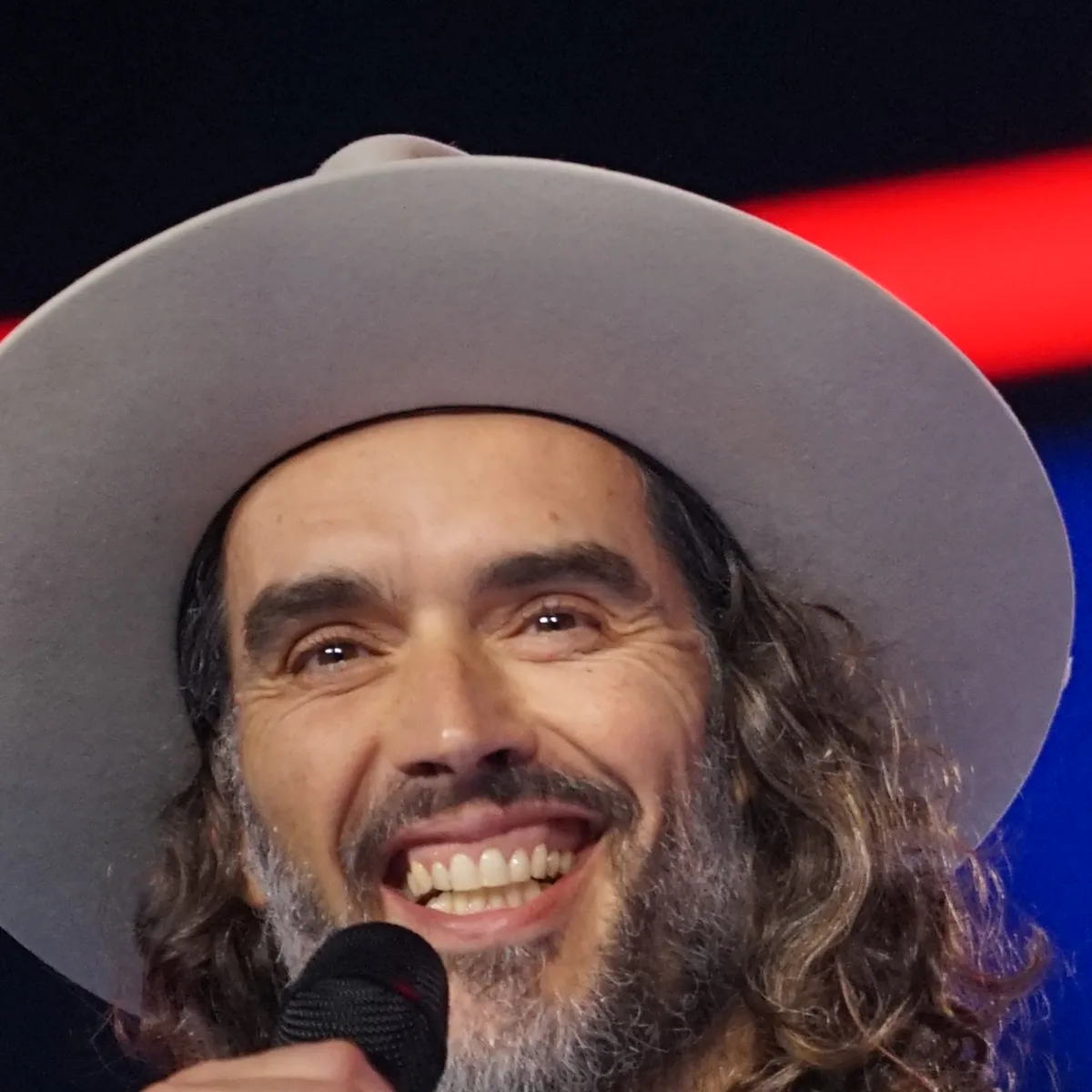Russell Brand headshot