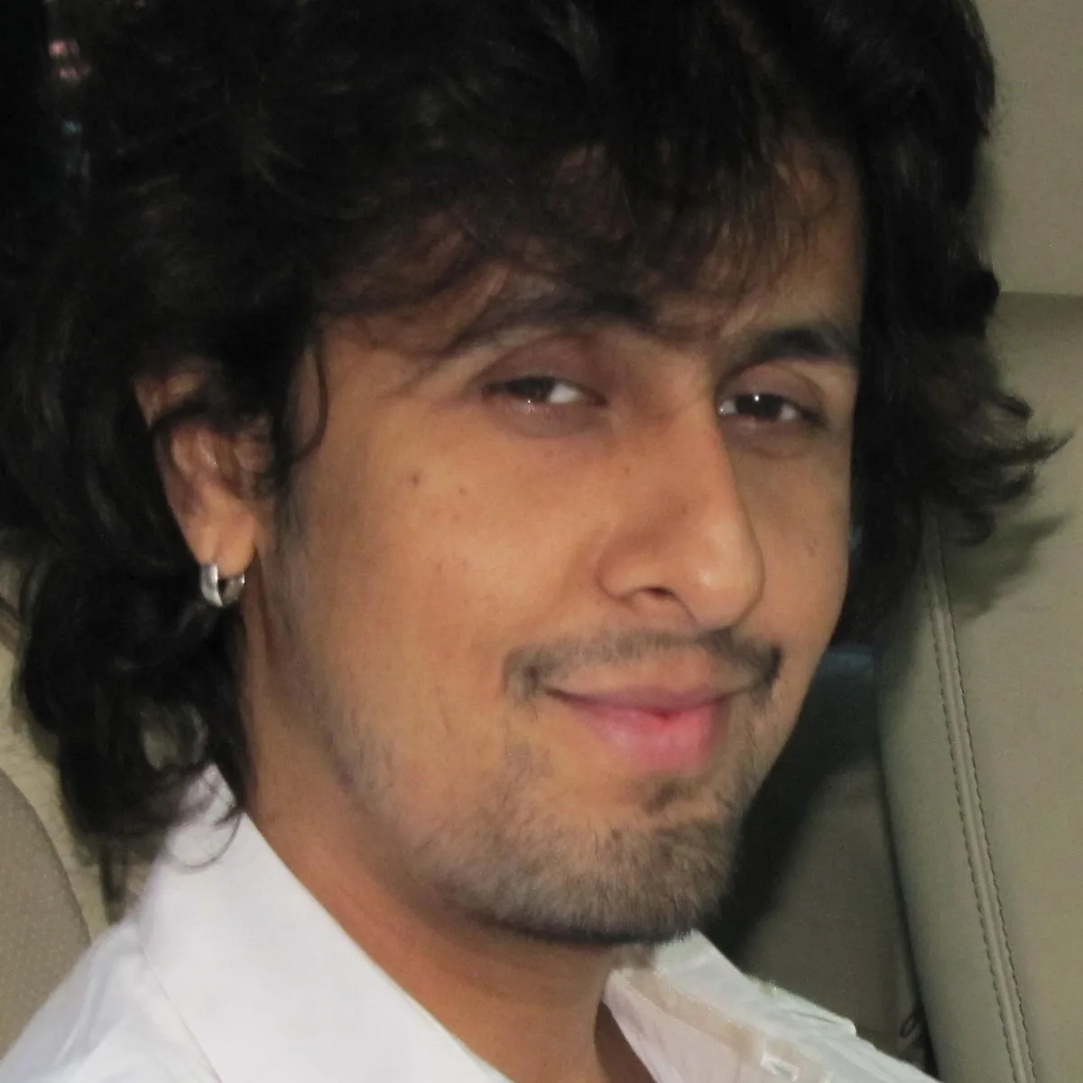 Sonu Nigam headshot